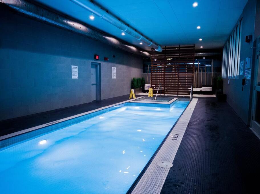 Luxury Suite Downtown Toronto Near Cn Tower Exterior photo