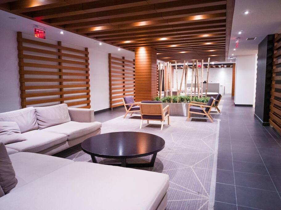 Luxury Suite Downtown Toronto Near Cn Tower Exterior photo